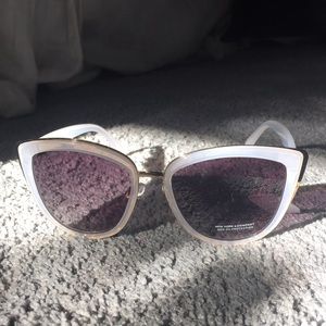 Super cute and chic sunglasses